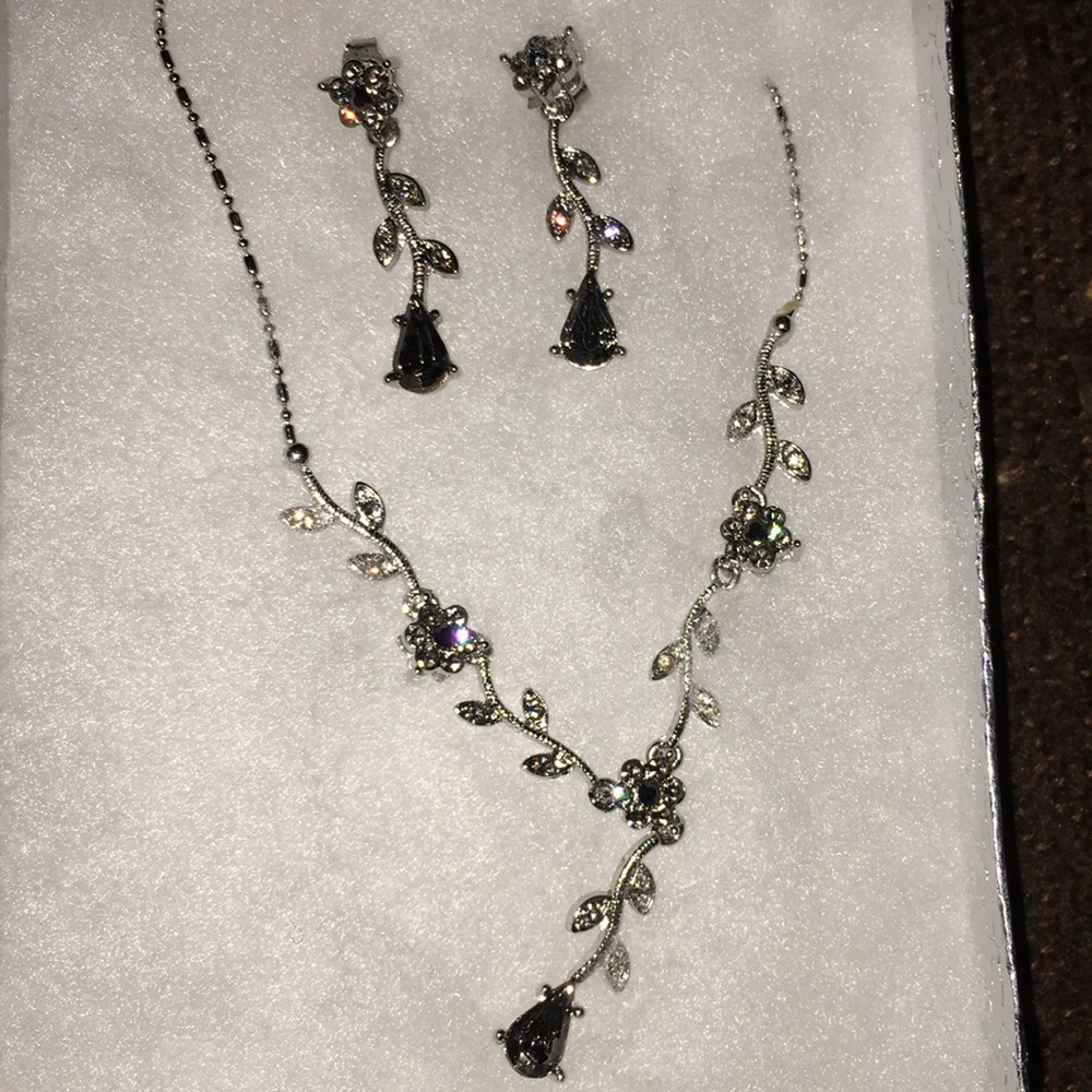 A perfect set for prom or any special party!
